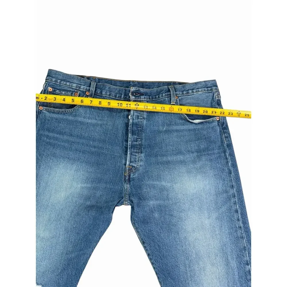 Levi’s 501 Men’s Button Fly Jeans W42 L31 Straight Leg Medium Wash Distressed